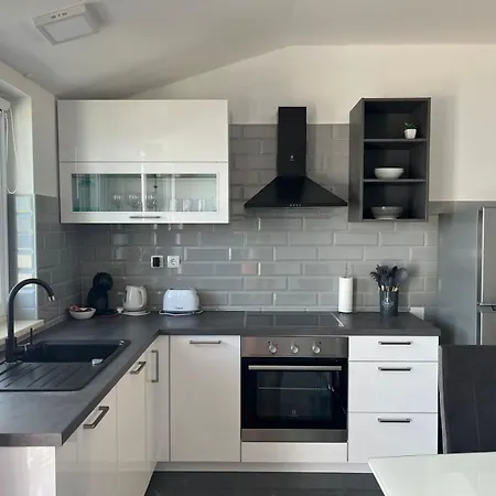 Dobrila Apartment *