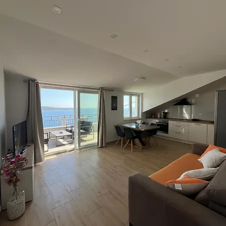 Dobrila Apartman Zavala