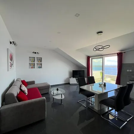 Apartment Dobrila Zavala