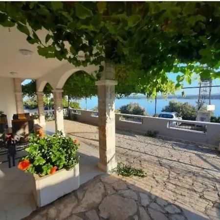 Dobrila Apartman *